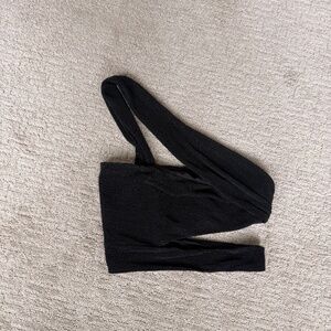 Revolve Black Top